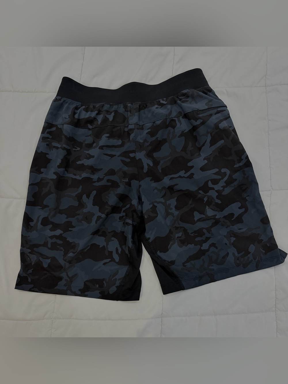 Lululemon T.H.E. Short *9" Updated lined
Incognito Camo Blue Multi size M